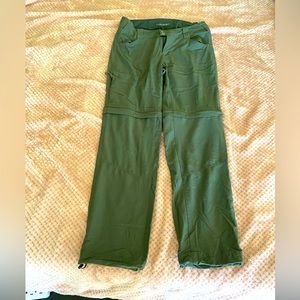Columbia army, green Omni shield, convertible, hiking pants, Size 6